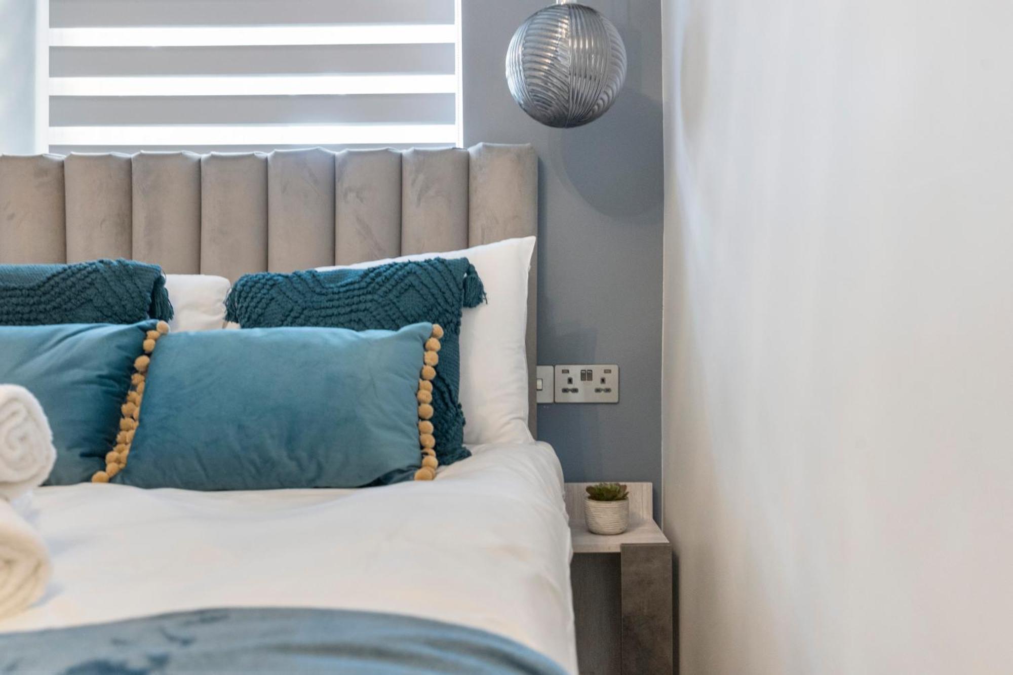 Urban Nest - Stylish Escape *
